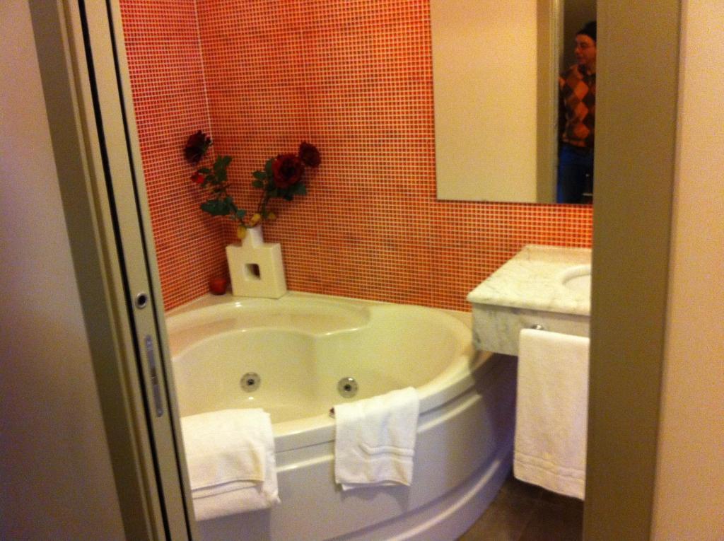 Bcomfort Hotel Cagliari Room photo